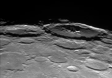 Cráteres Humboldt y Hecataeus