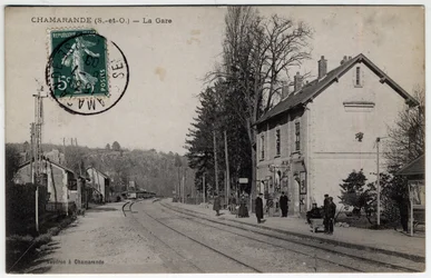 Ile de France, Essonne, Chamarande: vista de la estación de tren