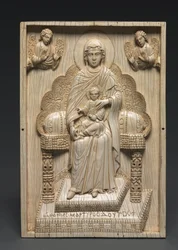 Placa de marfil con la Madre de Dios entronizada