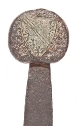 Espada ancha tardomedieval, con hoja vikinga anterior y con los brazos de la familia De Bohun, Condes de Hereford y Essex, siglos XI - XIV