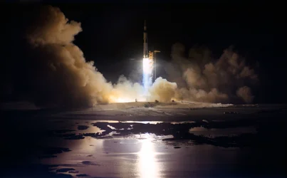 Lanzamiento de la misión de aterrizaje lunar Apollo 17