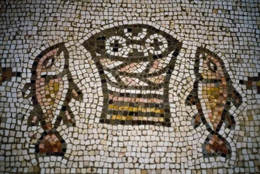 Pan y peces, mosaico en la iglesia de la Multiplicación, siglo IV, Tabgha, Israel