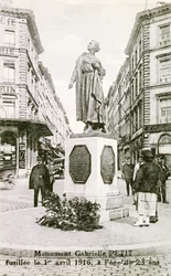 Monumento en Bruselas conmemorando a Gabrielle Petit, c.1925