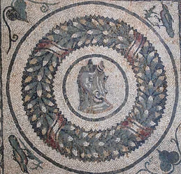 Mosaico del peristilo. (detalle) cabeza de caballo. Siglo III - IV. Villa Romana del Casale, Sicilia. Sitio UNESCO.