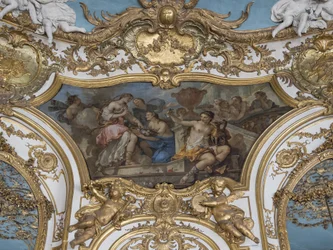 Ninfas ofreciendo flores a Psique en el umbral del Palacio del Amor. Pintura de Charles Joseph Natoire (1700-1777)
