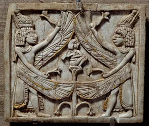 Antigüedades orientales: Nacimiento de Horus. Bajo relieve en marfil, del sitio de Arslan Tash