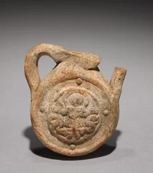 Frasco de Peregrino con San Menas, 500-700