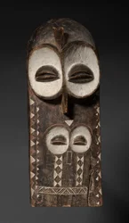 Máscara de tablón, posiblemente principios de 1900