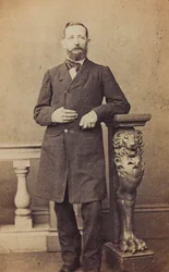 Retrato de Auguste Foucart, director de la escuela junto con su hermano Henri Olympe