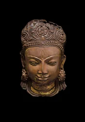 Máscara repujada de Shiva, c. siglo XI