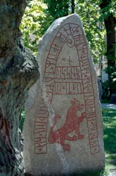 Piedra rúnica, Lund, Suecia. Civilización vikinga.
