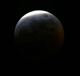 Etapa durante el eclipse lunar total, 3 de marzo de 2007