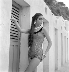 La actriz y modelo Elsa Martinelli - 1954
