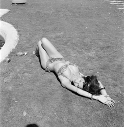 La actriz Laya Raki en el Lido de Venecia - 1961