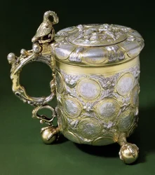 Jarra o Munzhumpen con monedas de 