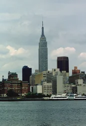 El Edificio Empire State desde el East River