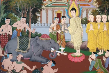 La vida de Buda, Un elefante salvaje domado por la bondad amorosa, Fresco mural, monasterio de Wat Maniratanaram, Phnom Penh, 2022 (foto)