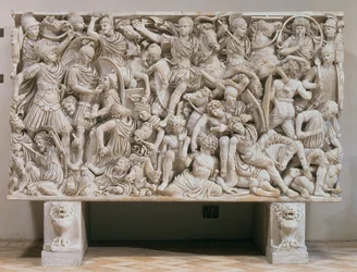 El sarcófago Ludovisi con representación en alto relieve de los romanos luchando contra los bárbaros, 250-80 d.C.