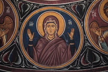Medallón de la Virgen María alrededor de Cristo y el Juicio Final. Detalle del fresco bizantino de la bóveda del nártex de la iglesia de Asinou. Escena del Juicio Final siglo XIV (1332) UNESCO, sitio de patrimonio cultural mundial región de Troodos, Chipre