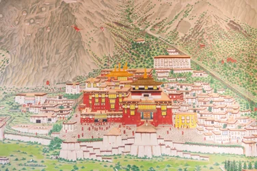 Budismo tibetano; monasterio principal de la línea Karma Kagyu; Tsurphu en Tíbet; mural en la entrada del Monasterio de Rumtek cerca de Gangtok; Sikkim; Himalayas; India; Asia del Sur; Asia
