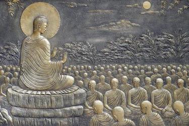 Templo budista Tinh Xa Ngoc Chau, La vida del Buda, Siddhartha Gautama, Buda con discípulos, enseñando, El Buda exhortó a sus primeros sesenta discípulos Arahant a ir en diferentes direcciones para predicar la Doctrina, Chau Doc, Vietnam, 2018