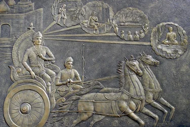 Templo budista Tinh Xa Ngoc Chau, La vida del Buda, Siddhartha Gautama, El príncipe Siddhartha pidió a un auriga que lo llevara en una serie de paseos por el campo, Chau Doc, Vietnam, 2018