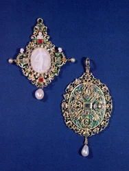 Dos joyas colgantes renacentistas