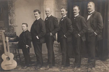 Schrammel Sextett sin identificar, c.1910 (foto b/n)