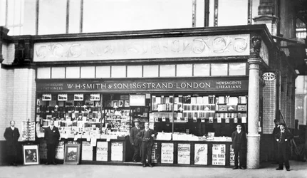 Reino Unido: Kiosco de prensa de Smith en la estación Victoria