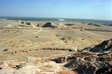 Vista del Zigurat, construido por el rey elamita Untash-Gal (1265-46 a.C.)