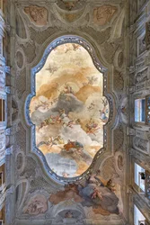 Vista del techo del vestíbulo del Teatro Grande de Brescia (foto)
