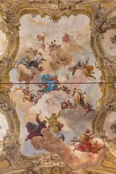 Vista de la bóveda con frescos de la Sala Teatini, Chiesa di San Vincenzo, Piacenza, Emilia-Romaña, Italia (foto)