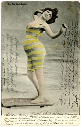 Mujer en traje de baño, c. principios de 1900 (postal)