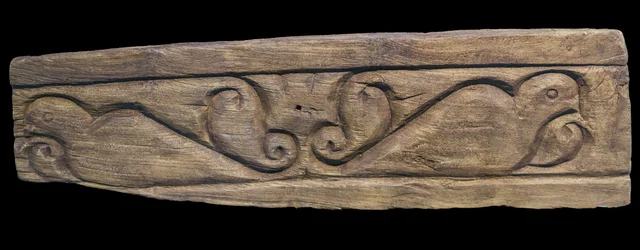 Carpintería en el estilo "biselado". Egipto, siglo IX. Pino tallado. Museo del Louvre