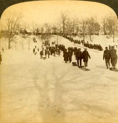 Deportes de invierno canadienses - tobogán, 1905