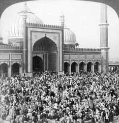 Día de ayuno en la Mezquita Jumma, Delhi, India, 1903