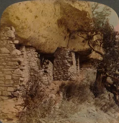 Hogares de una raza desaparecida - Viviendas en acantilados en Walnut Canyon, Arizona, 1903