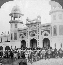 Lord Curzon inaugurando la Exposición de Arte Indio, Delhi, India, 1903