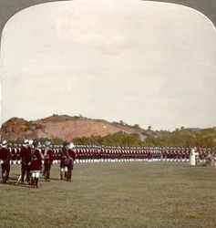 Recibiendo los colores dentro del cuadrado, India, años 1900