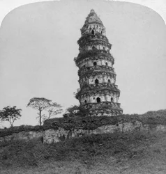 Pagoda de la Colina del Tigre, la Torre Inclinada, de Soo-Chow Suzhou, China, 1900