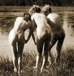 Tres Gracias, un trío de desnudos femeninos, hacia 1900