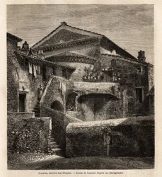 Una cloaca detrás de la capilla de San Crispino