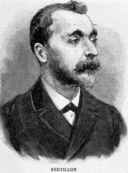 Alphonse Bertillon (1853-1914), erudito francés, creador de la antropometría