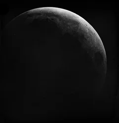 Diapositiva astronómica en placa de vidrio del eclipse lunar de Luna (1910)