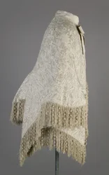 Abrigo de Bertha Palmer, c.1870 (vista lateral), Seda moiré acanalada, flecos y cuentas de cristal