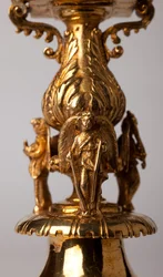 Tesoro de la Catedral (Trésor de la Cathédrale). Cruz relicario. Orfebrería con joyas. Origen abadía (Saint-Amand Tournai, ex-Elnone). Siglo XVI. Detalle.