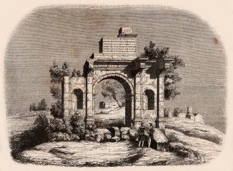 Vista frontal del arco romano de Djemilah en Argelia: dos soldados franceses posando frente a las ruinas