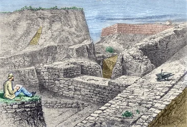 Heinrich Schliemann tomando dibujos de las murallas de Troya (Hissarlik) durante las excavaciones