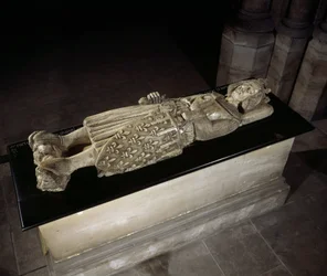Yacente en mármol de Carlos I de Anjou, rey de Nápoles y Sicilia