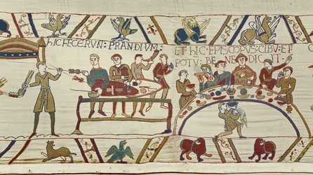 Sirvientes normandos preparan un banquete para Guillermo y el obispo Odo bendice la comida, Tapiz de Bayeux